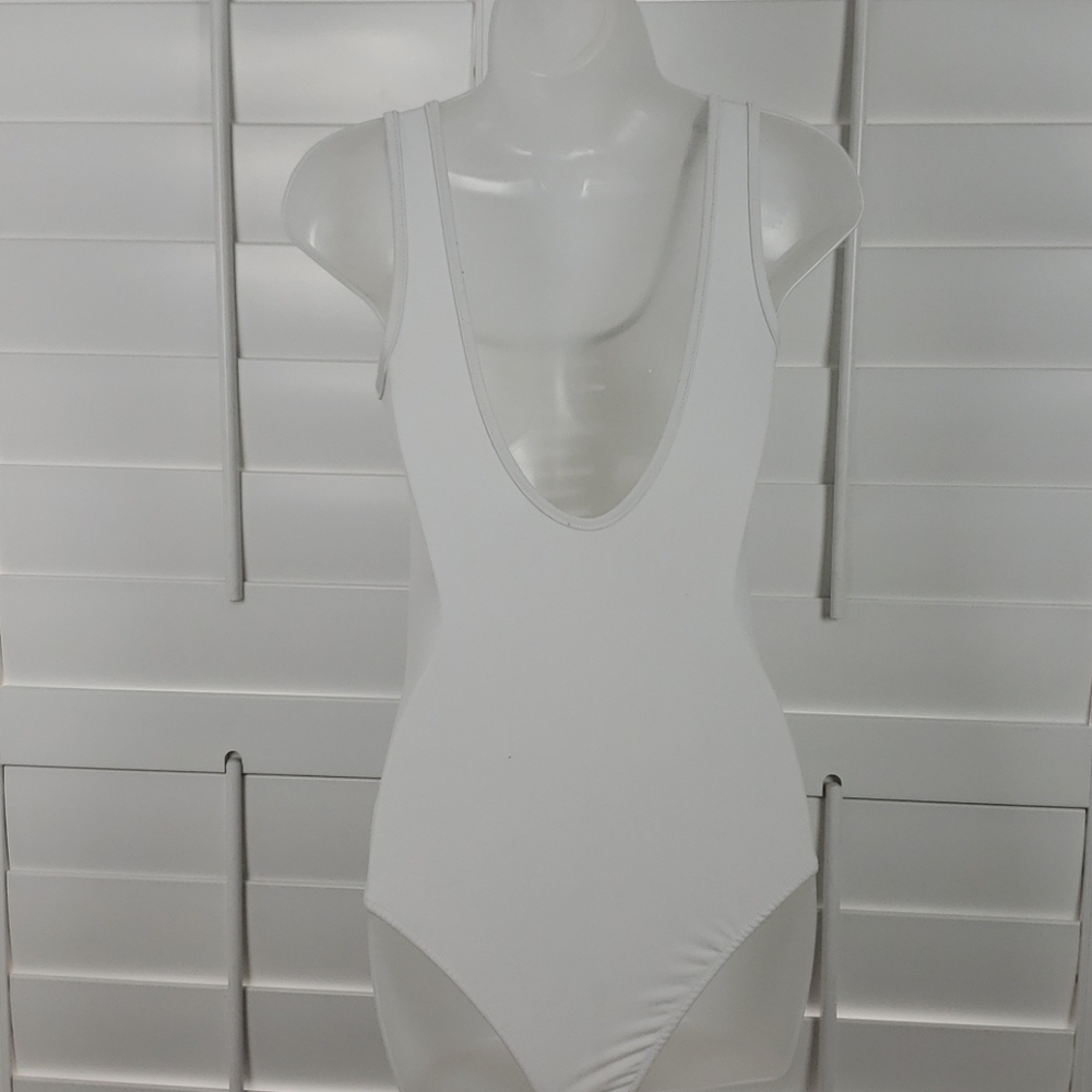 BODY - Picture 3 of 5